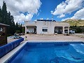 Maison de 3 chambres avec 15kw solaire avec de grandes pièces in Alicante Property