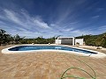 Superbe villa individuelle avec piscine à Pinoso in Alicante Property