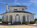 Superbe villa individuelle avec piscine à Pinoso in Alicante Property