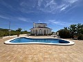 Atemberaubende freistehende Villa mit Pool in Pinoso in Alicante Property