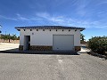 Superbe villa individuelle avec piscine à Pinoso in Alicante Property