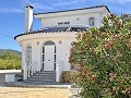 Superbe villa individuelle avec piscine à Pinoso in Alicante Property