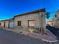 Groot huis met 2 verdiepingen in Pinoso in Alicante Property