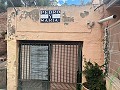 Maison de campagne à Pinoso avec 2 chambres troglodytes in Alicante Property