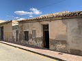 Stadthaus zum Renovieren mit Garten in Alicante Property