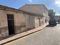 Stadthaus zum Renovieren mit Garten in Alicante Property